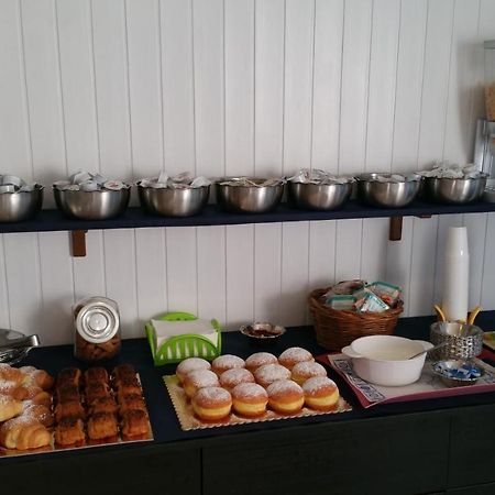 Fiorina Bed&Breakfast - Colazione Fino A Mezzogiorno - Beach Village Gratuito - Aquafan25 Oltremare20 Riccione Eksteriør billede